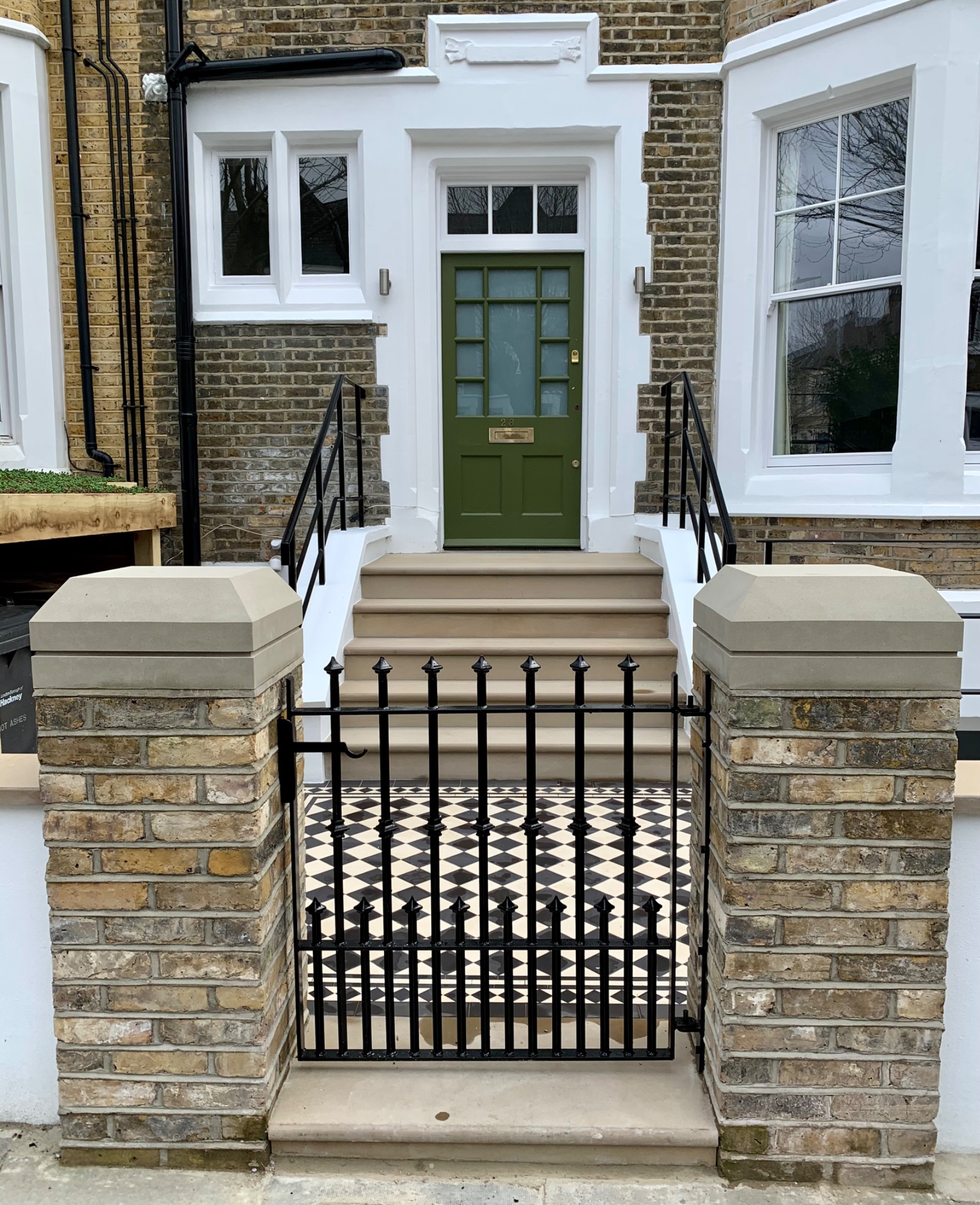 Reclaimed or New? Why the Choice of Brick Changes More Than the Appearance